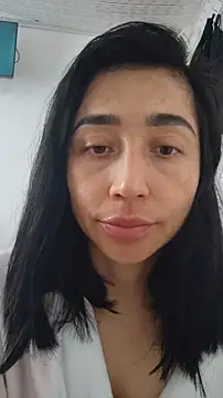 Snapshot of Elowyn chatting on November 2025 04:06:01 PM Elowyn online show from November 2025 04:06:01 PM