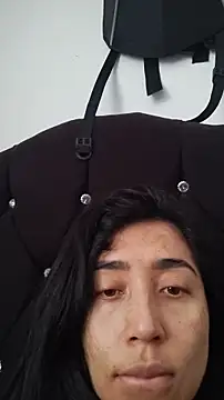 Snapshot of Elowyn chatting on November 2025 01:04:02 PM Elowyn online show from November 2025 01:04:02 PM