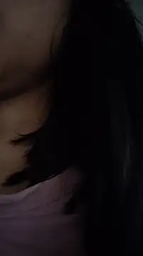 Snapshot of Elowyn chatting on November 2025 07:05:02 PM Elowyn online show from November 2025 07:05:02 PM