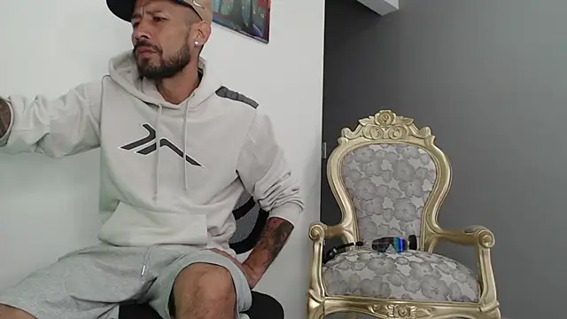 Snapshot of bigdick_monster1 chatting on December 2025 02:01:02 PM bigdick monster1 online show from December 2025 02:01:02 PM