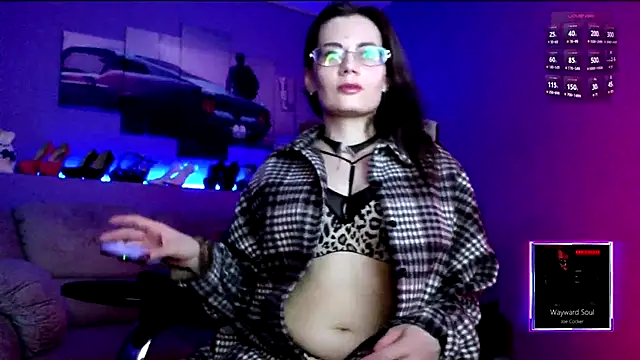 Snapshot of MilanaPure chatting on March 2025 04:21:02 PM MilanaPure online show from March 2025 04:21:02 PM