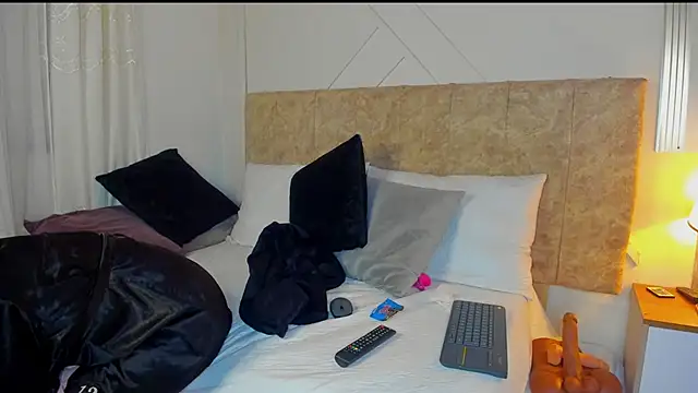 Snapshot of angelinarouse_ chatting on December 2025 06:19:01 AM angelinarouse online show from December 2025 06:19:01 AM