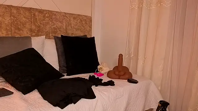 Snapshot of angelinarouse_ chatting on February 2026 03:45:02 AM angelinarouse online show from February 2026 03:45:02 AM