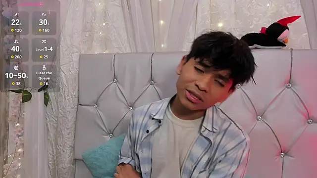 Ethan Westt online show from November 2025 01:58:01 PM