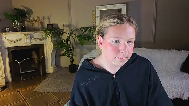 Snapshot of Jes_Solar chatting on October 2025 08:57:01 PM Jes Solar online show from October 2025 08:57:01 PM