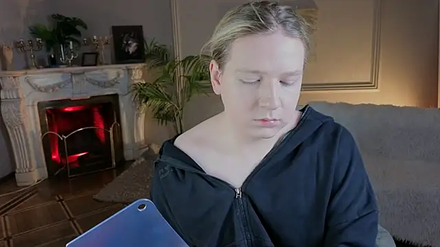 Snapshot of Jes_Solar chatting on November 2025 10:15:02 PM Jes Solar online show from November 2025 10:15:02 PM