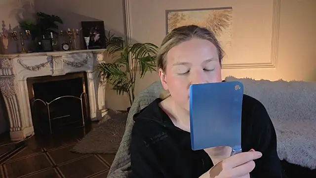 Snapshot of Jes_Solar chatting on November 2025 09:03:02 PM Jes Solar online show from November 2025 09:03:02 PM