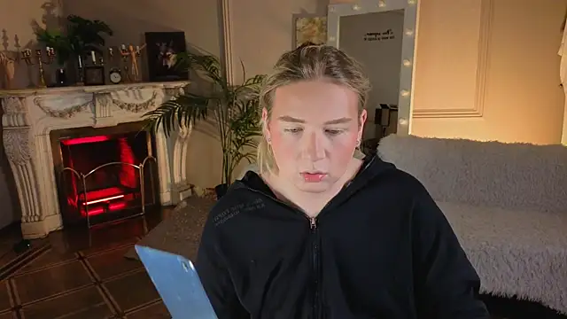 Snapshot of Jes_Solar chatting on November 2025 10:13:02 PM Jes Solar online show from November 2025 10:13:02 PM