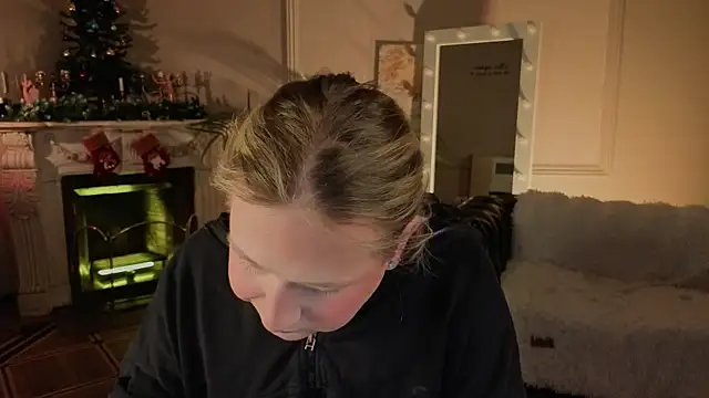 Snapshot of Jes_Solar chatting on December 2025 10:14:01 PM Jes Solar online show from December 2025 10:14:01 PM