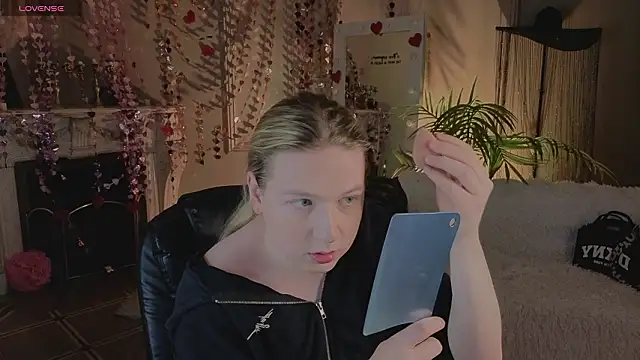 Jes Solar online show from February 2026 09:02:01 PM