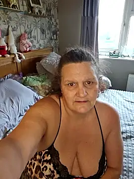 MissQueenBeex online show from December 2025 11:58:02 AM