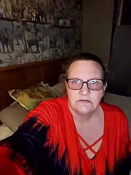 MissQueenBeex online show from April 2026 08:06:02 PM