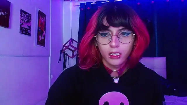 Snapshot of goth_minerva chatting on November 2025 01:21:02 PM goth minerva online show from November 2025 01:21:02 PM