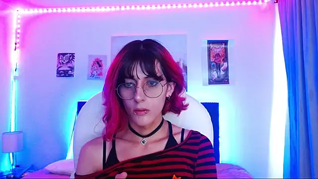 Snapshot of goth_minerva chatting on November 2025 01:22:01 PM goth minerva online show from November 2025 01:22:01 PM