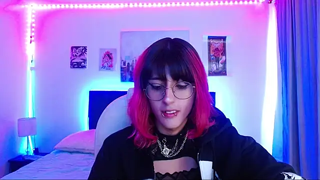 Snapshot of goth_minerva chatting on December 2025 01:31:01 PM goth minerva online show from December 2025 01:31:01 PM