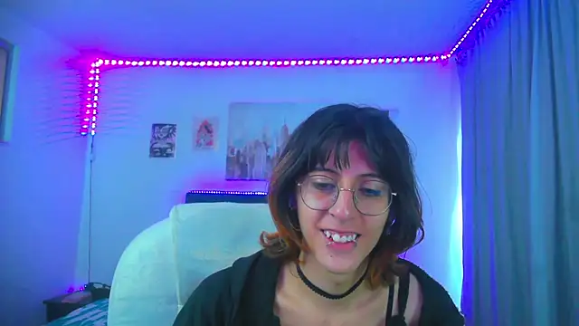 Snapshot of goth_minerva chatting on July 2026 01:37:01 PM goth minerva online show from July 2026 01:37:01 PM
