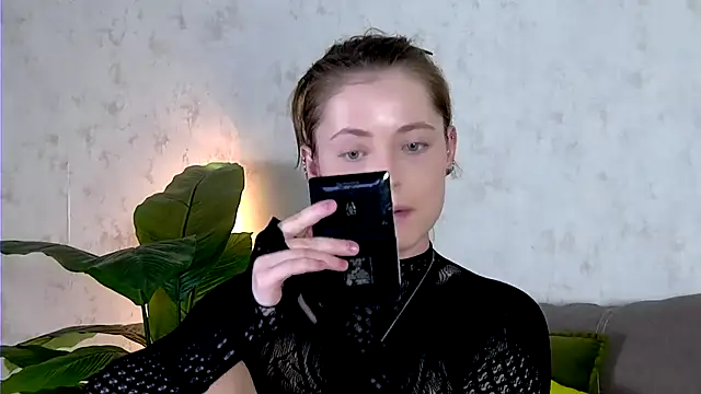 AshleyD  online show from November 2025 02:07:02 PM