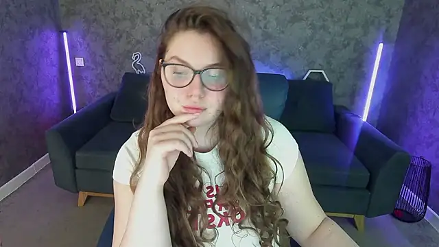 LuxSopphia online show from March 2026 08:03:01 PM