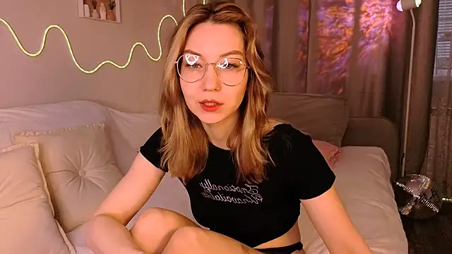 Snapshot of Lilo_Sims chatting on October 2025 02:42:02 AM Lilo Sims online show from October 2025 02:42:02 AM