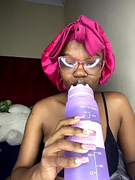 YummyMelanin117 online show from November 2025 06:45:02 PM