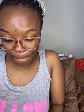 YummyMelanin117 online show from April 2026 02:10:01 PM