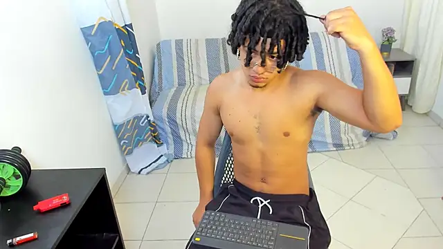 Snapshot of samxx_muscle chatting on July 2026 02:02:01 PM samxx muscle online show from July 2026 02:02:01 PM