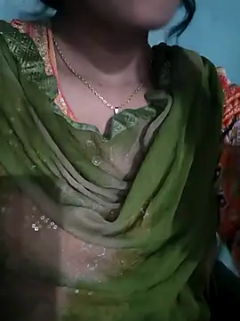 Snapshot of Eshwari_Chopra chatting on November 2025 08:37:01 AM Eshwari Chopra online show from November 2025 08:37:01 AM