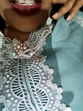 Snapshot of Eshwari_Chopra chatting on November 2025 05:04:01 PM Eshwari Chopra online show from November 2025 05:04:01 PM