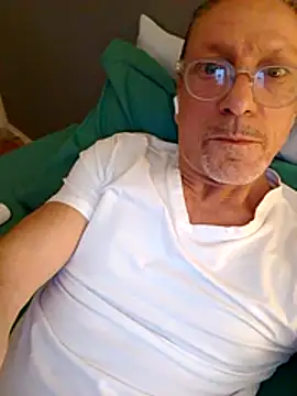 Deddyitalia3p online show from November 2025 07:34:02 PM