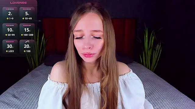 Amy Waynee online show from September 2025 08:25:01 PM