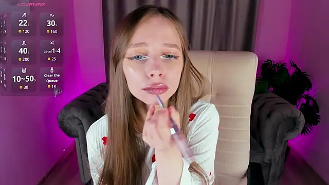 Amy Waynee online show from November 2025 06:01:02 PM