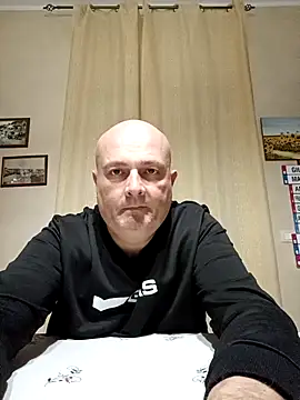 Alexis Bull online show from December 2025 10:39:01 PM