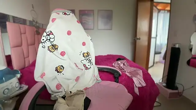 lunesweet online show from February 2026 03:41:02 PM