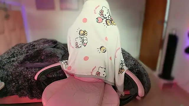 lunesweet online show from March 2026 09:54:02 PM