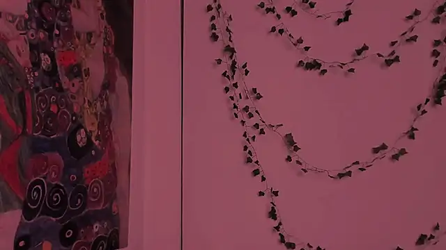 Snapshot of secret_princess chatting on October 2025 10:33:02 PM secret princess online show from October 2025 10:33:02 PM