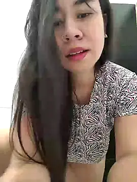 Snapshot of Yuli_Mars chatting on November 2025 04:31:02 PM Yuli Mars online show from November 2025 04:31:02 PM