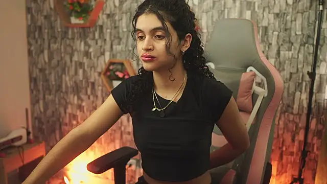 Snapshot of bonniie_98_ chatting on April 2026 07:52:01 PM bonniie 98 online show from April 2026 07:52:01 PM