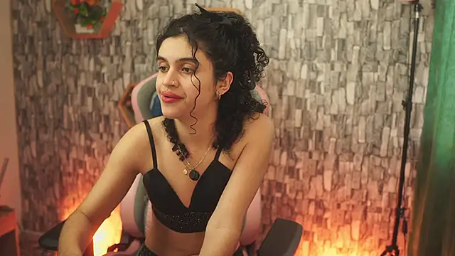 Snapshot of bonniie_98_ chatting on May 2026 09:01:01 PM bonniie 98 online show from May 2026 09:01:01 PM