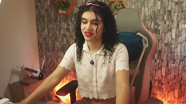 Snapshot of bonniie_98_ chatting on May 2026 07:31:01 PM bonniie 98 online show from May 2026 07:31:01 PM
