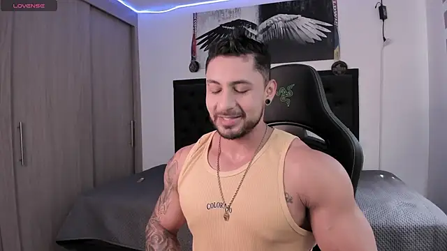 santi aesthetic online show from November 2025 05:03:02 PM