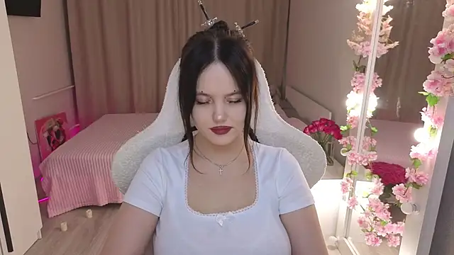 Snapshot of Betty__Davvis chatting on October 2025 02:13:02 PM Betty Davvis online show from October 2025 02:13:02 PM