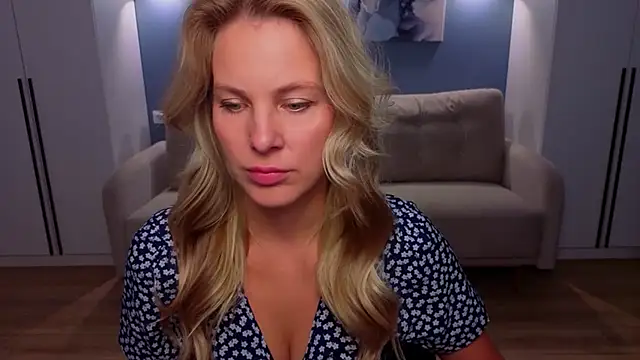 Snapshot of MelanieBennett chatting on June 2026 06:51:02 AM MelanieBennett online show from June 2026 06:51:02 AM