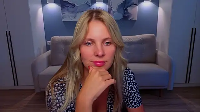 Snapshot of MelanieBennett chatting on June 2026 10:15:01 AM MelanieBennett online show from June 2026 10:15:01 AM