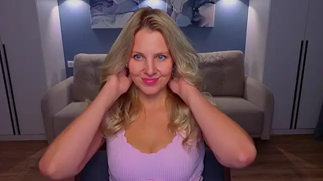 Snapshot of MelanieBennett chatting on July 2026 08:17:02 AM MelanieBennett online show from July 2026 08:17:02 AM
