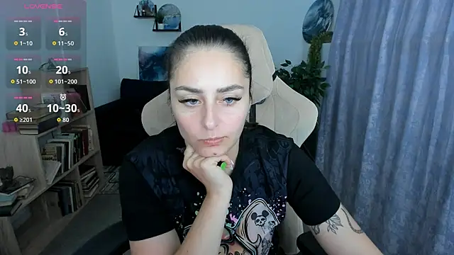 Snapshot of ValeriiMills chatting on May 2026 01:39:01 PM ValeriiMills online show from May 2026 01:39:01 PM
