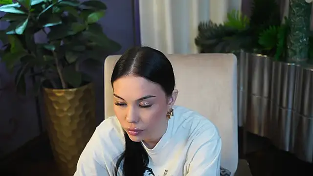 MaidaHayne online show from March 2025 03:35:02 PM