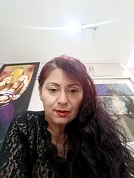 lunadicty online show from April 2026 05:43:01 PM