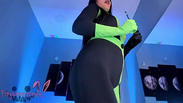 FreyaZimmerman  online show from October 2025 08:28:01 PM