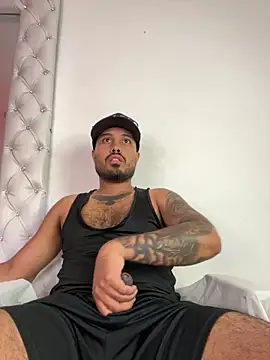 Snapshot of PapiStan chatting on November 2025 05:08:02 AM PapiStan online show from November 2025 05:08:02 AM