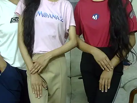 Snapshot of SistersLove3 chatting on March 2025 04:47:02 PM SistersLove3 online show from March 2025 04:47:02 PM